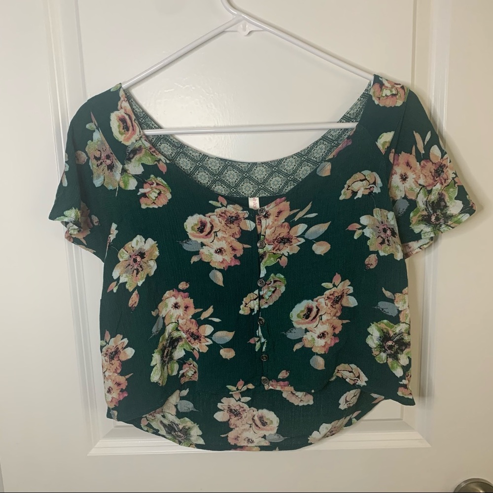 Xhilaration crop top blouse